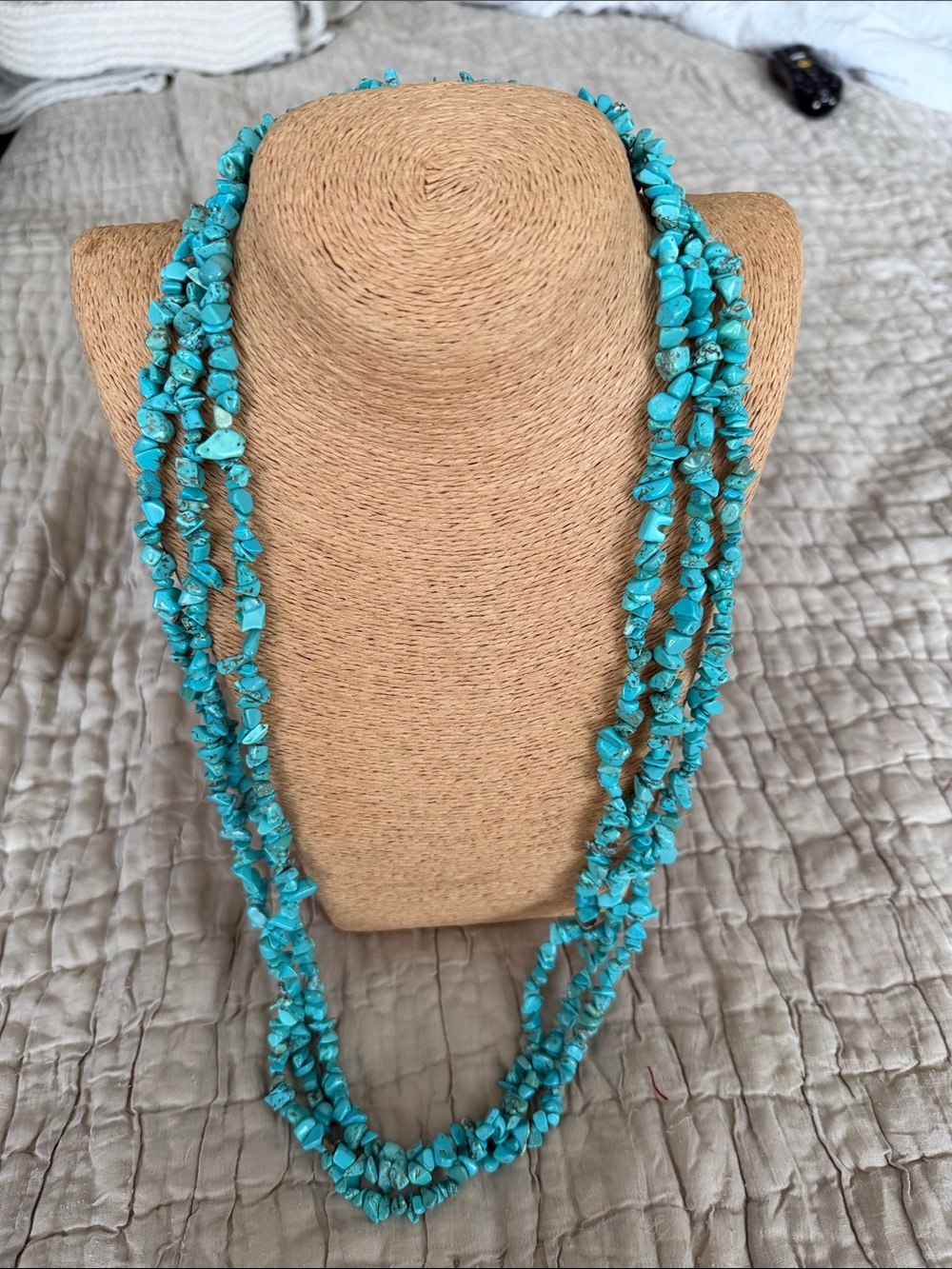 Three strands of beautiful turquoise chips - Picture 2 of 8